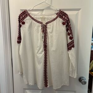 MAX STUDIO - NWT Embroidered Women's Top in White and Red